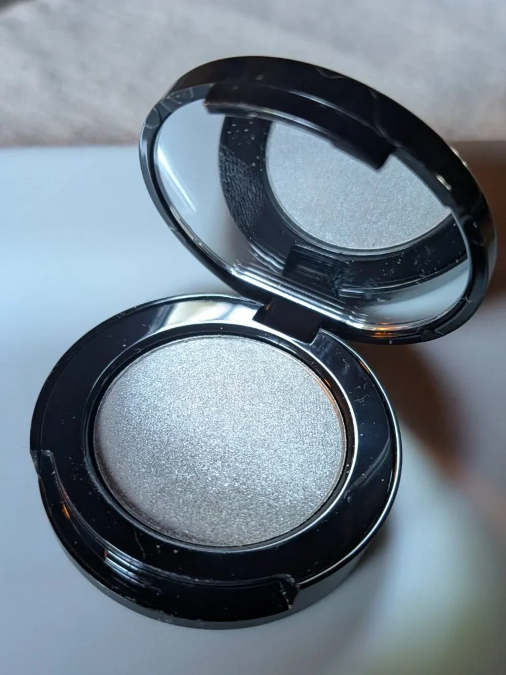 Alima Pure Refillable Pressed Eyeshadow Compact + Refill Pan in Solar
